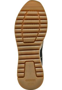 Bruine rubberen loopzool met verticale en horizontale groeven voor grip. Kenmerkt zich door het "GEOX"-logo en een gestructureerde tussenzool voor extra grip.