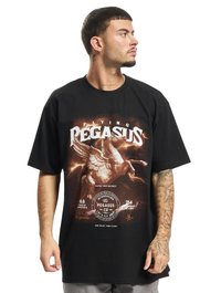 Sort bomuld t-shirt med et grafisk print af en bevæbnet hest, med tekst i hvide og orange nuancer, samt løstsiddende korte ærmer.