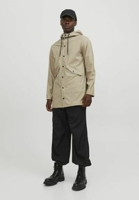 Jack & Jones JJEURBAN NOOS - Parka - crockery