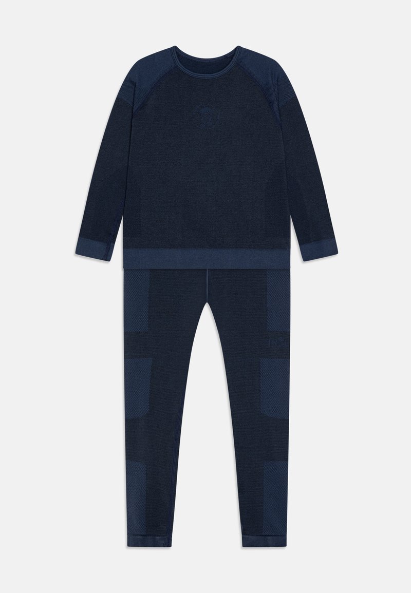 El conjunto térmico de dos piezas en color navy incluye una camiseta de manga larga con escote redondo y leggins ajustados con paneles texturizados y puños a juego.