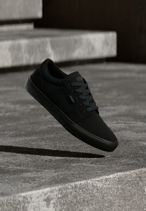 BARGE - Tossud - black dirty wash