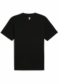 Sort bomulds T-shirt med korte ærmer, med et lille broderet emblem på den øverste del af ryggen, minimalistisk design, glat tekstur.