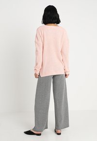 QS Sweter