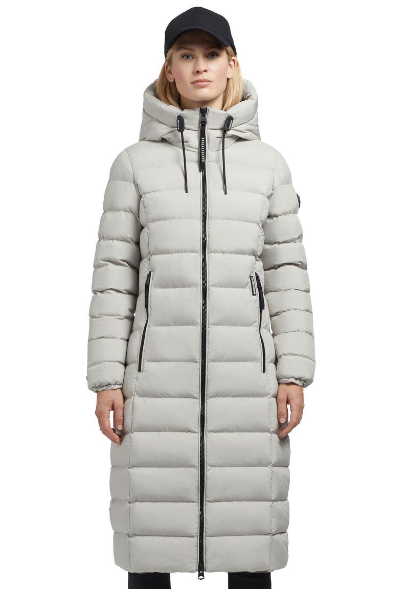 Helle graue Daunenjacke mit einem langen, taillierten Design, verstellbarem Kapuzen, Frontreißverschluss und zwei Seitentaschen. Verfügt über horizontale Steppung.