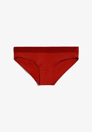 Culotte en coton rouge avec une large ceinture élastique assortie, présentant une texture douce et un design classique de coupe bikini.