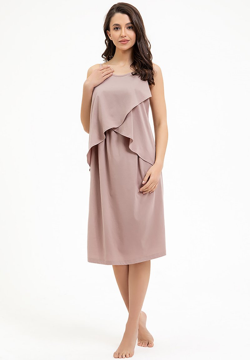Sukienka bez rękawów w miękkim mauve'owym kolorze, z warstwowym krojem i długości do kolan. Posiada okrągły dekolt i luźny fason.