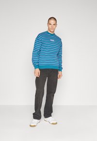 Kaotiko UNISEX STRIPES KAO - Felpa - blue