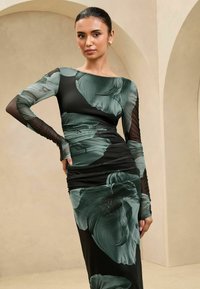 Lipsy FIT - RUCHED LONG SLEEVE MIDI  - Laisvo kirpimo suknelė - green floral