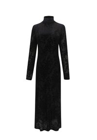 Schwarzes langärmeliges Kleid mit hohem Kragen, aus transparentem Stoff mit einem dunklen Blumenmuster, fließender Silhouette und knöchellangem Design.