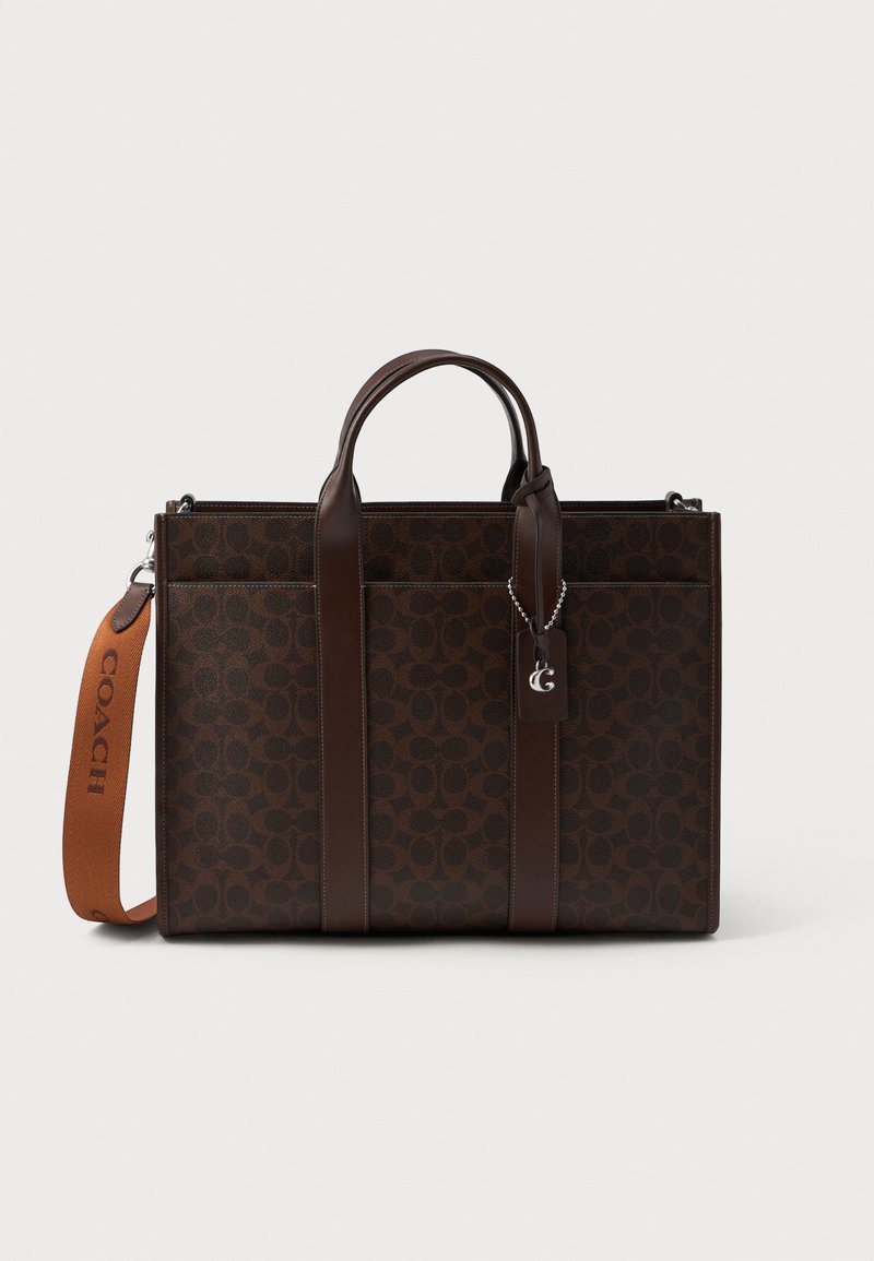 Borsa a tracolla in pelle marrone con motivo a monogramma, doppio manico superiore, tracolla regolabile e un'etichetta in metallo argentato.
