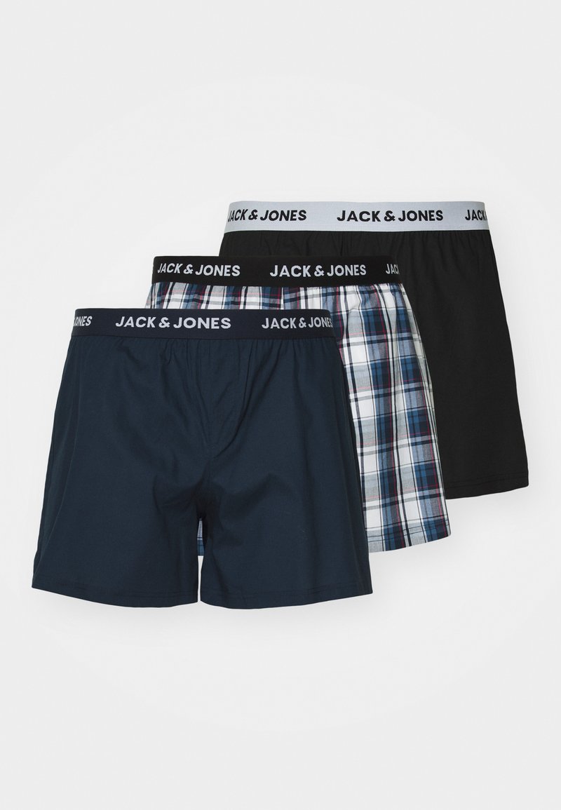 Drei Paare Herrenboxershorts: eine navyfarbene, eine schwarze und eine karierte. Jede verfügt über einen elastischen Bund mit dem Branding "JACK & JONES".