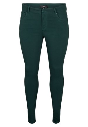 Zizzi SLIM FIT MIT HOSENTASCHEN - Stoffhose - scarab