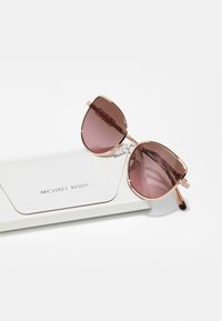 Michael Kors CATALONIA - Päikeseprillid - rose gold shiny/light brown pink gradient flash