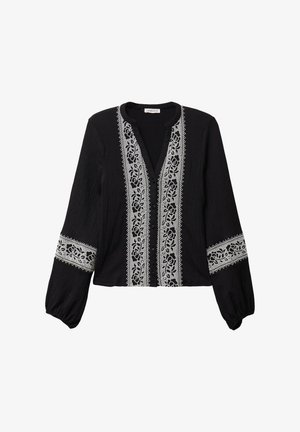 Zwarte blouse met lange mouwen, voorzien van witte bloemrijke borduursels langs de voorkant en mouwen, knoopsluiting en een V-hals.