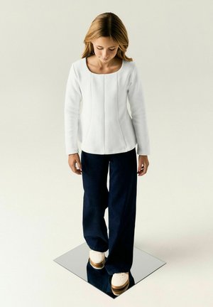Name it, WIDE, dark blue