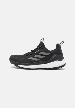 FREE HIKER 2 GTX - Chodecké tenisky - core black/grey four/footwear white