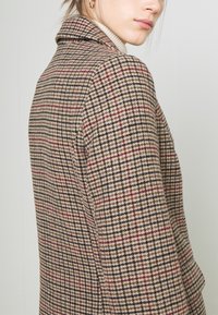 Vero Moda Klasický kabát - tan