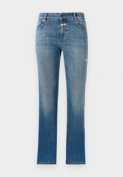 Gaiši zilas taisnas kājas džinsu bikses no denima. Tām ir vidēja augstuma josta, priekšējās kabatas un viegla nolietojuma apstrāde uz auduma.