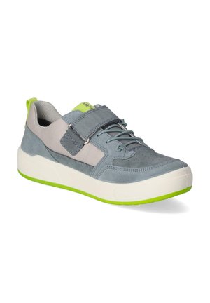 Grijze en lichtbeige sneaker met neon groene accenten, witte zool, elastische veters en een grote verstelbare klittenbandsluiting bovenop.
