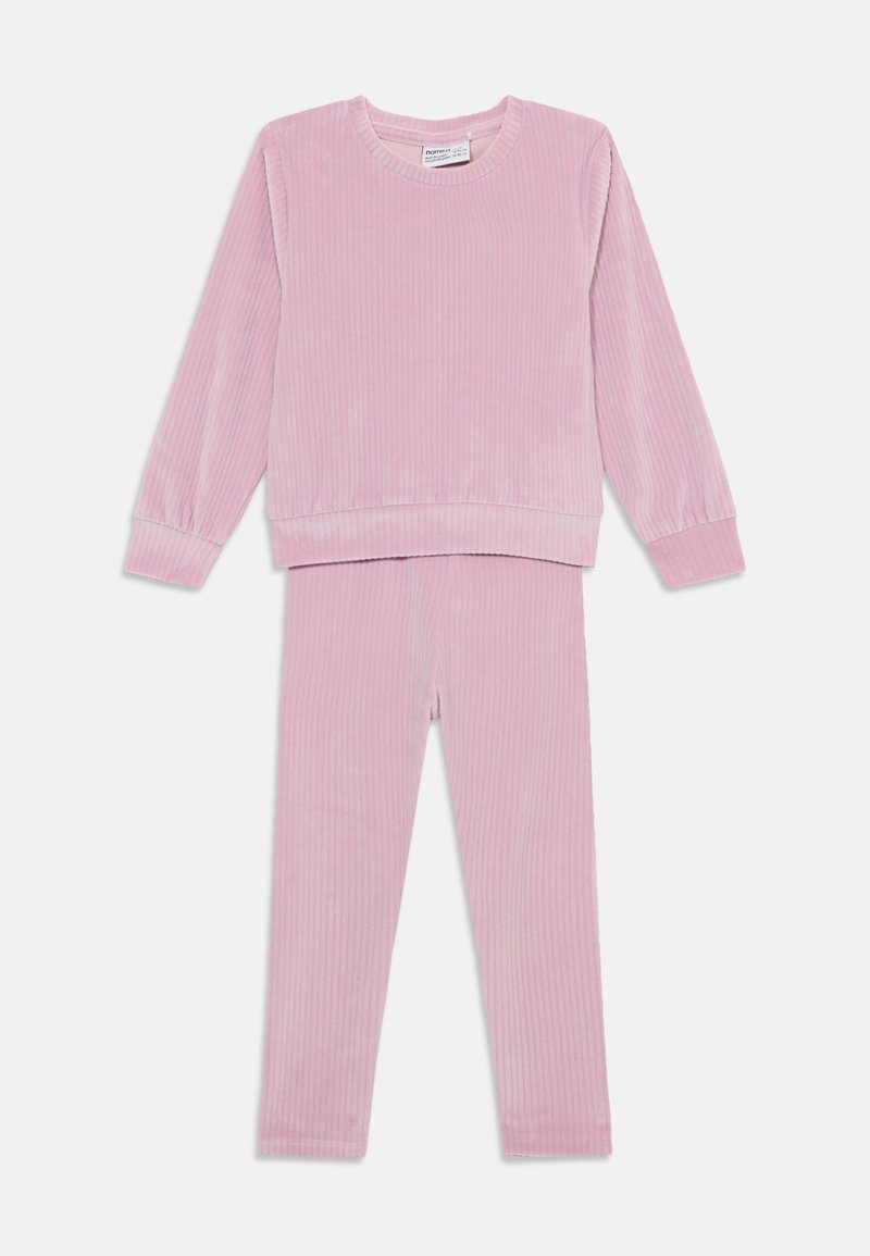 Rózsaszín sötétkék koptatott loungewear szett, hosszú ujjú, bordázott felsővel és hozzá illő leggingsekkel, mindkettő elasztikus mandzsettával és derékpánttal.