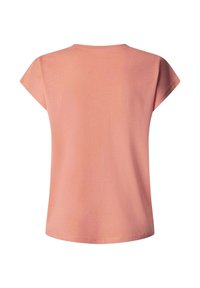 Bagkanten af en simpel, kortærmet, lyserød T-shirt til kvinder med rund halsudskæring på hvid baggrund.