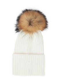 Berretto a coste bianco con un grande pom-pom in pelliccia sintetica nei toni del marrone e del nero sulla parte superiore. Presenta un risvolto per un calore aggiuntivo.