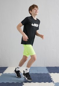 Nike Performance DF SHORT UNISEX - Sportske kratke hlače - volt