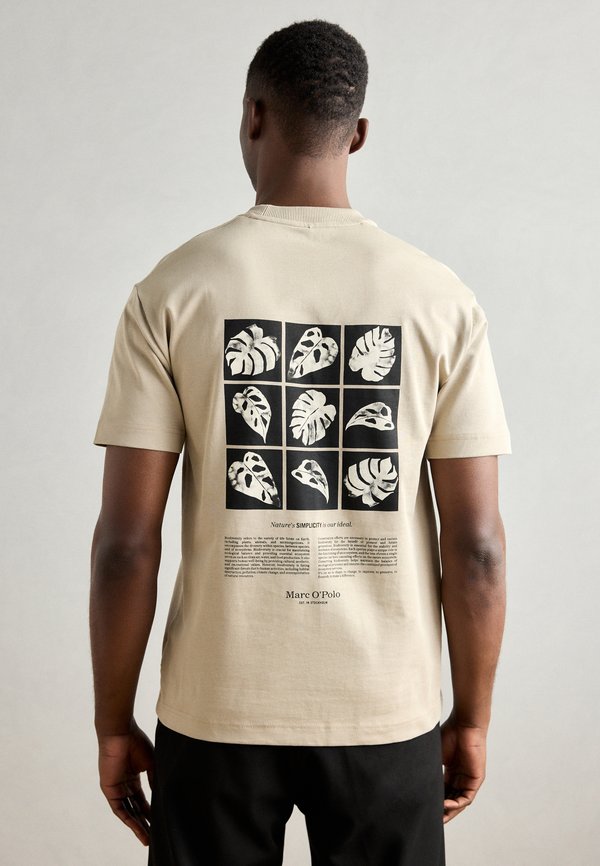 SHORT SLEEVE NEW SEASONAL ARTWORK - Print T-shirt - beige