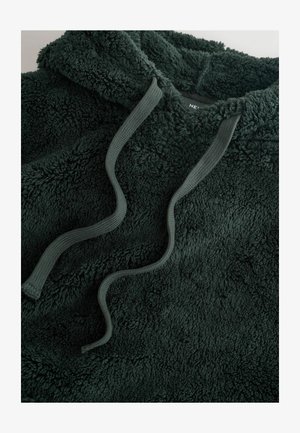 Hanorac verde din fleece, cu o textură moale, închidere cu șnur și glugă, având un aspect pufos și confortabil.