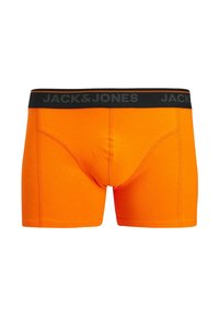 Oranžne boksarice iz mehkega materiala s črnim elastičnim pasom, na katerem je logotip "JACK & JONES". Prijeten kroj brez vzorcev.