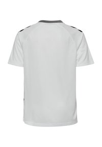 Weißes Sporttrikot mit kurzen Ärmeln, strukturiertem Stoff, kontrastierendem dunkelgrauem Kragen und schwarzen Akzenten an den Schultern.