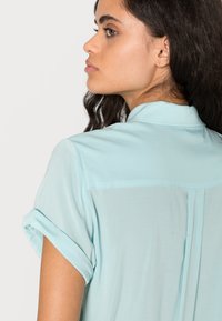 Samsøe Samsøe MAJAN SHIRT - Blusa com botões - iced aqua