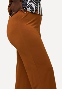 Ulla Popken WIDE FIT  - Tygbyxor - brown