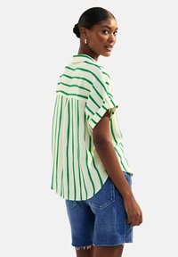 New Look STRIPED SHORT SLEEVE - Blusa - green pattern