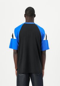 adidas Originals CUTLINE TEE UNISEX - Print T-shirt - black/blue