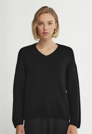 ULTRASOFT V NECK - Striktrøje - Black
