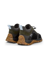Sneaker nere e verde oliva con una suola in gomma testurizzata, pannelli in rete e linguette per il tallone in blu chiaro a contrasto. Design con lacci per una calzata aderente.