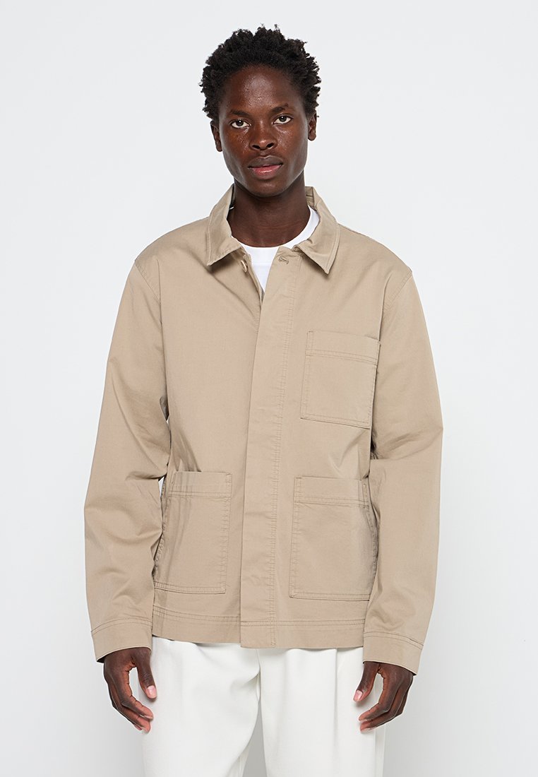 NN.07 Lichte jas beige