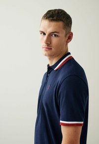 Next TIPPED REGULAR FIT - Polosärk - blue