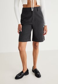 ONLY ONLCANA BERMUDA  - Shorts - dark grey melange/white