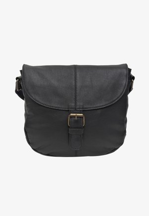 Sac bandoulière en cuir noir avec rabat incurvé, sangle centrale avec boucle et ferrure réglable sur la sangle latérale.