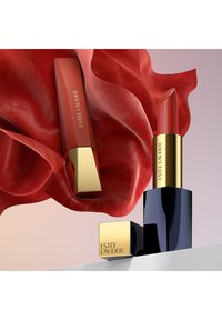 ESTÉE LAUDER PURE COLOR WHIPPED MATTE - Liquid lipstick - pc whip matte lip clr-92