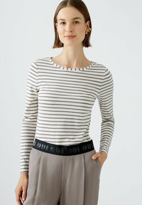 Oui SUMIKO - Langarmshirt - brown offwhite