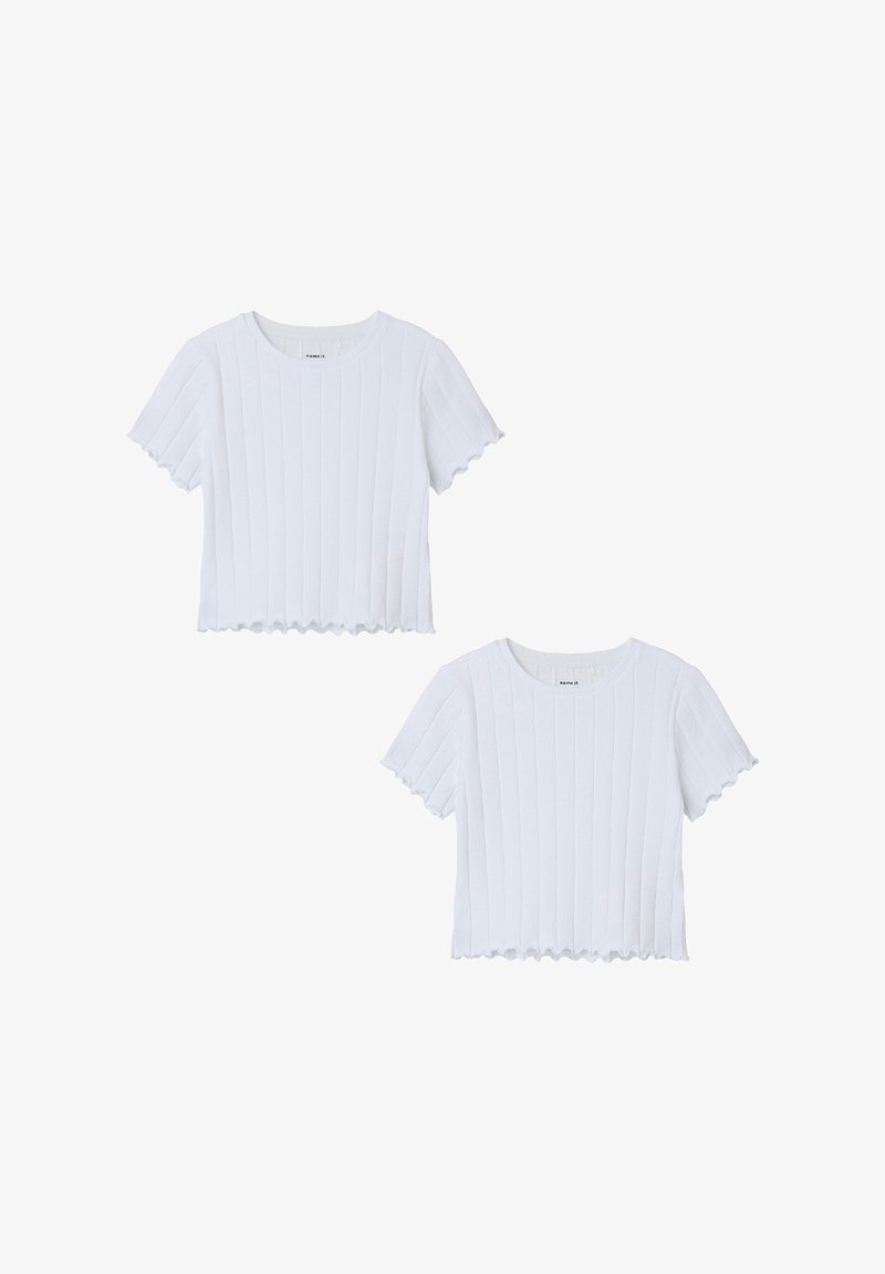 Weißes, geripptes Kurzarmoberteil mit Wellenkante an Saum und Ärmeln, aus leichtem Stoff gefertigt und mit einem normalen runden Ausschnitt.