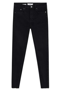 Jeans negros ajustados con cinco bolsillos, cierre de botón y sutiles dobladillos deshilachados en los tobillos.