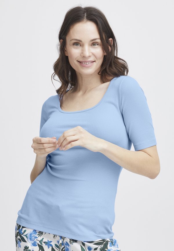 FRHIZAMOND - Basic T-shirt - hydrangea