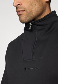 Champion ICONS TONAL HALF ZIP SMALL LOGO - Sweatshirt - black