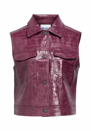 Chaleco de imitación de piel burdeos con textura de cocodrilo, que cuenta con un collar en punta, botones a presión en el frente y dos bolsillos en el pecho.