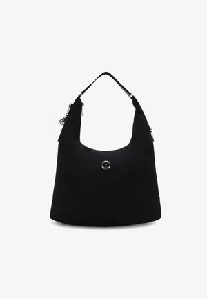 Sort nylon hobo-taske med en glat tekstur, en rund form, én skulderrem og en dekorativ lynlås træk med et rundt emblem.