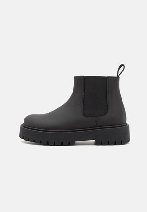 SHOES - Classic ankle boots - black